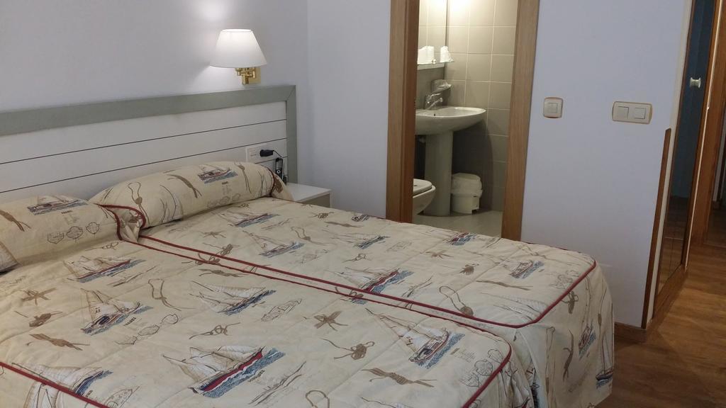 Isabel - Suarez Inclan 38 Hotel Cudillero Værelse billede