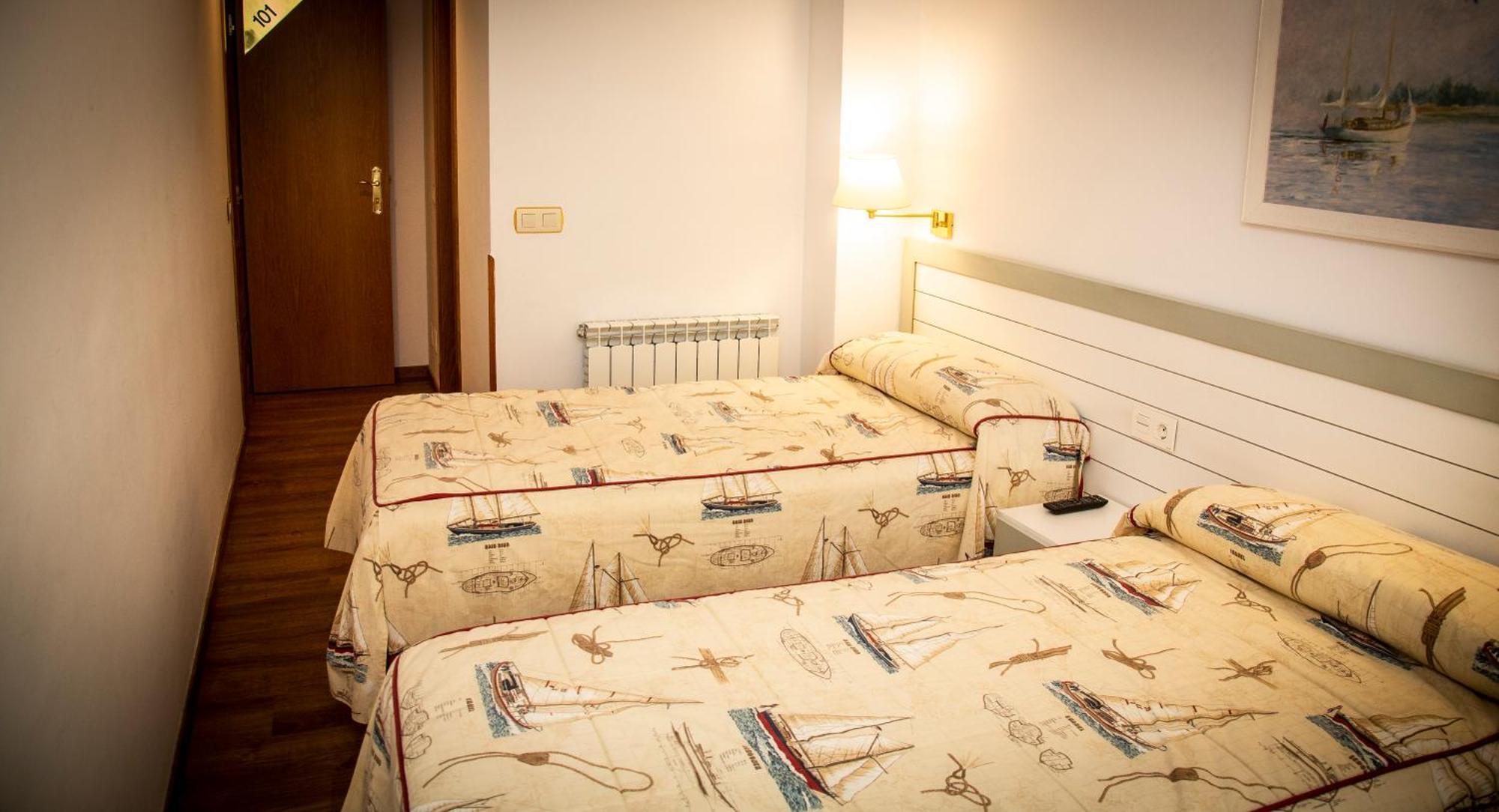 Isabel - Suarez Inclan 38 Hotel Cudillero Værelse billede